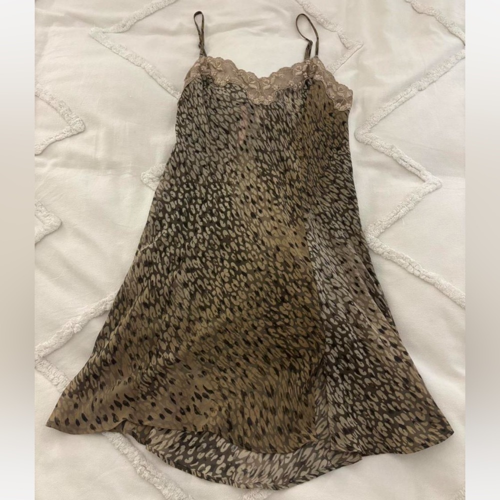 Elegant Brown and Tan Nightgown